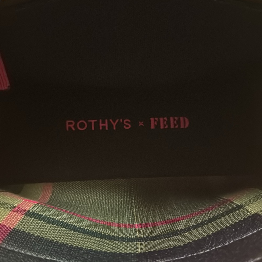 NEW! Rothy's Pink Feed Bag with Strap & dust cover - Picture 6 of 8